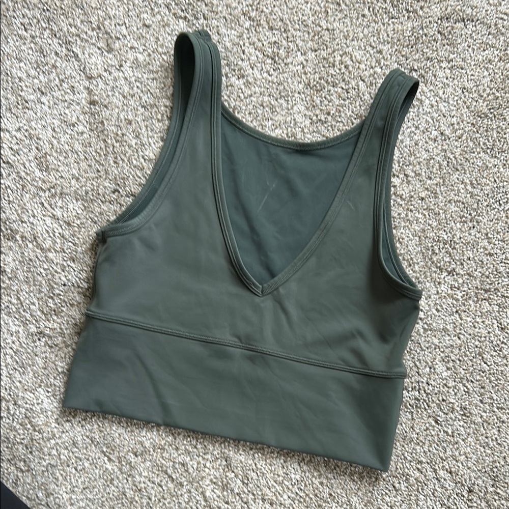 M Deep V-Neck Athletic Crop Top